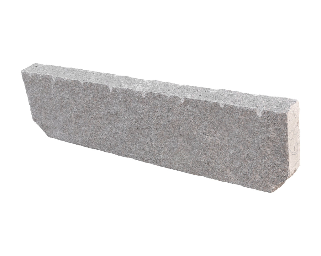 Kantsten i svensk granit. Grå. Bohusgranit. RV1. 100x30x15 cm
