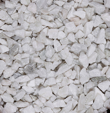 Vit marmorkross 5-8 mm & 8-12 mm – Dekorativ vit marmorkross i storlekarna 5-8 mm och 8-12 mm, perfekt för gångar, rabatter och markanläggning. Stengrossen säljer produkten.