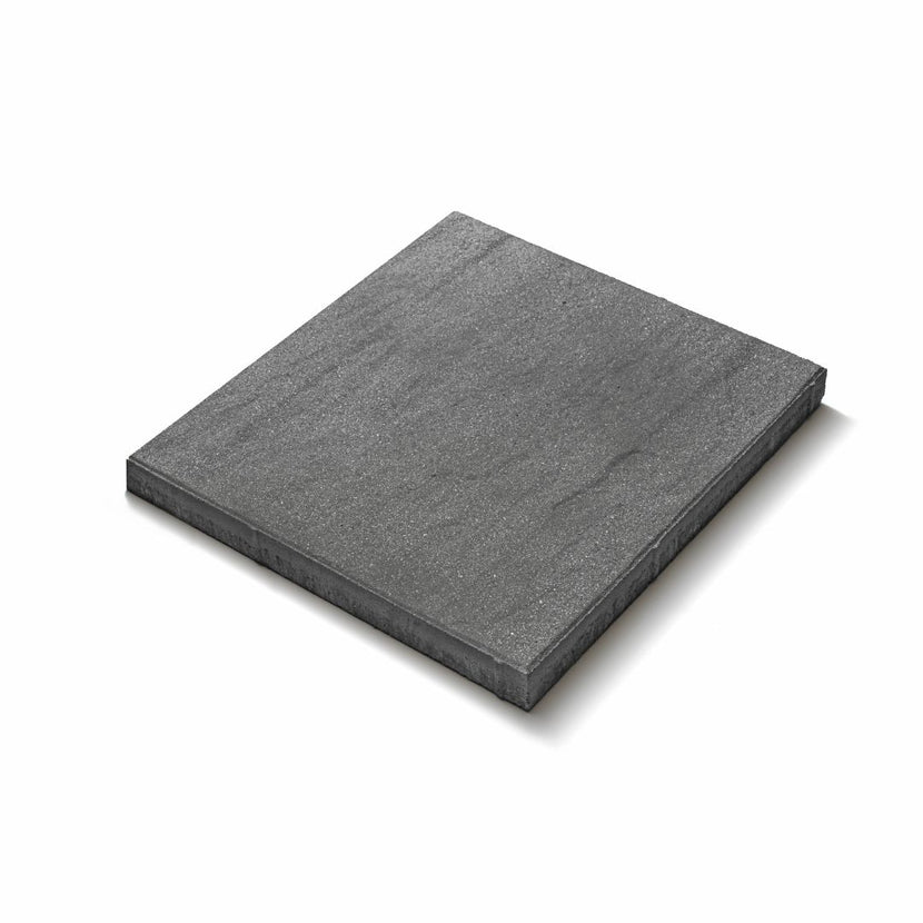 Betongplatta Chateau Noir i antracit, 500 × 500 × 50 mm, med stilren mörk yta för uteplatser, gångar och entréer. Stengrossen säljer produkten.