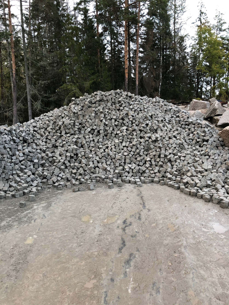 Svensktillverkad Smågatsten, även kallad gatsten eller knott. Säljs av Stengrossen.se