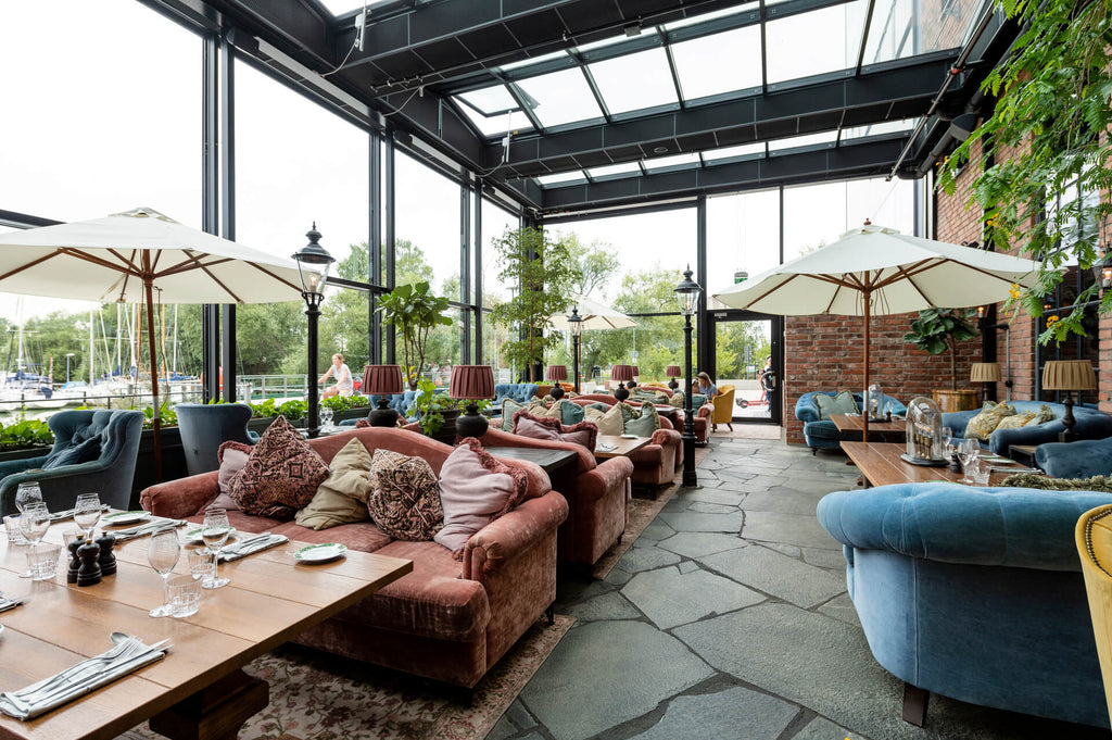 Offerdalsskiffer i lounge- och bardel på Steam Hotel – naturlig sten möter industriell inredning – Stengrossen säljer produkten