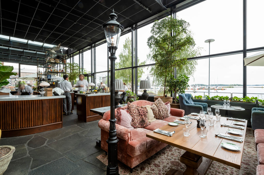 Oregelbundna skifferplattor från Offerdal i bar- och restaurangmiljö på Steam Hotel – Stengrossen säljer produkten