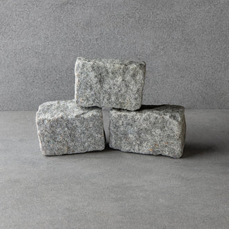 Storgatsten av sorten Grå Bohus. Säljs av Stengrossen