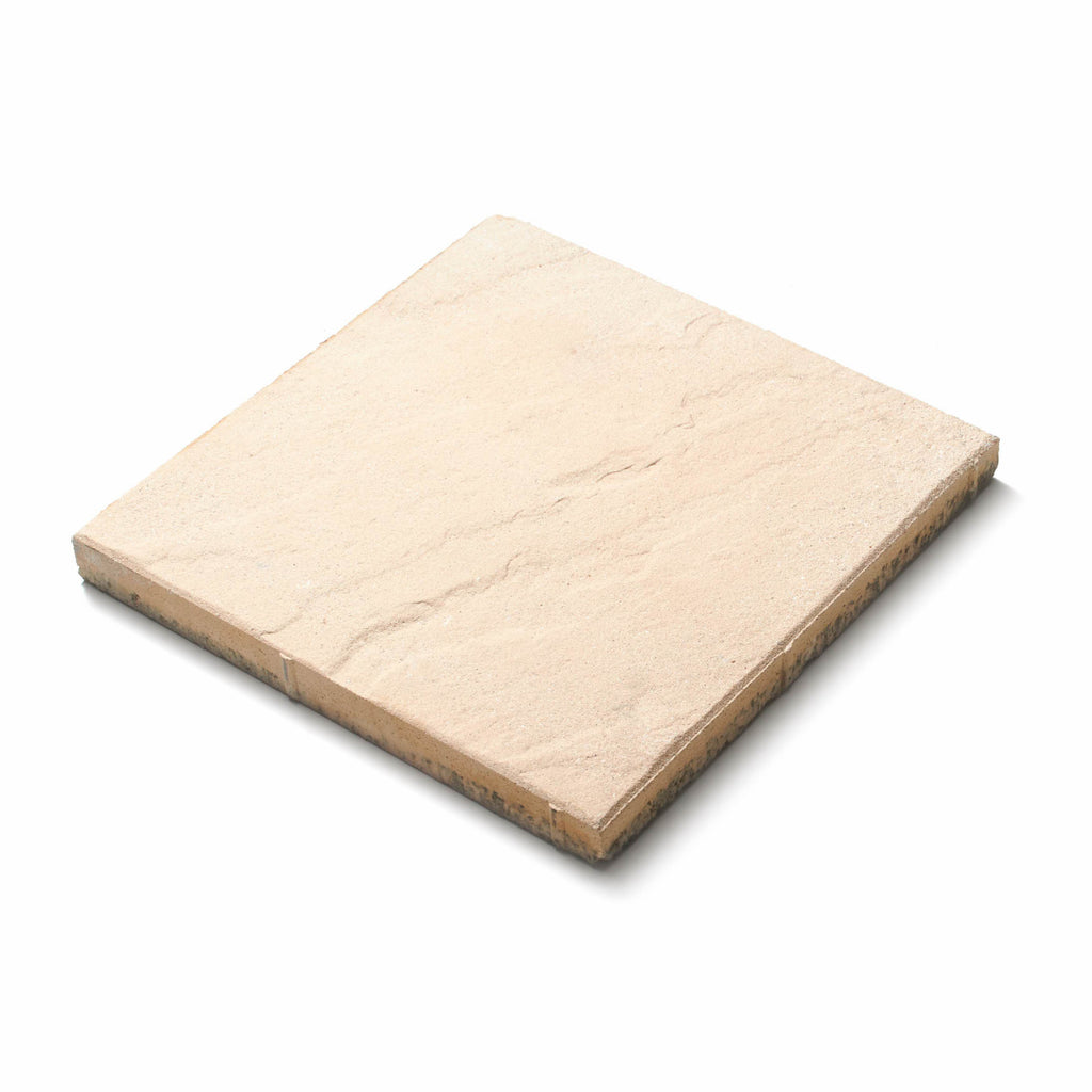 Närbild av Structura-platta i Havanna från S:T Eriks, med oregelbundet mönster som skapar en naturlig och levande yta. Stengrossen säljer produkten.