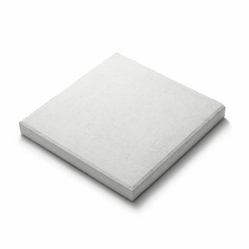 Superplattan i Supervit från S:T Eriks med tät struktur och elegant yta.  350x350x40 mm. Stengrossen säljer produkten.