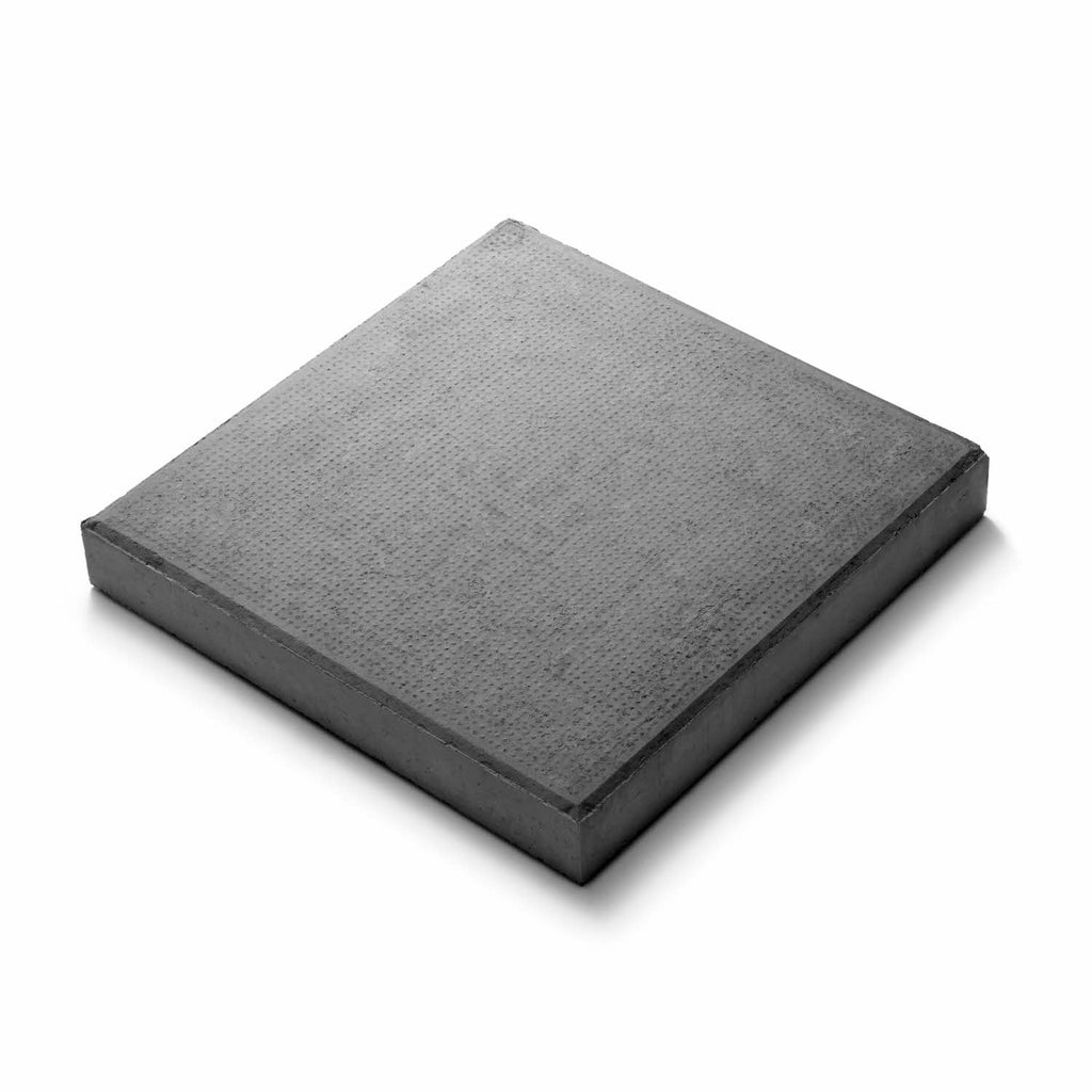 Superplattan från S:T Eriks i kulören Svart. Måtten är 350x350x50 mm. Säljs av Stengrossen.se