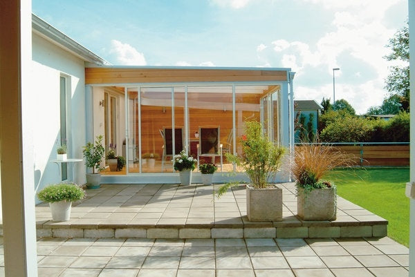 Klassikplattan i Naturgrå från S:T Eriks. Slät och tidlös stenplatta som ger ett enhetligt och stilrent uttryck. Perfekt för gångvägar, uteplatser och trädgårdar. Hållbar, lättskött och enkel att kombinera med andra plattor. Säljs hos Stengrossen!