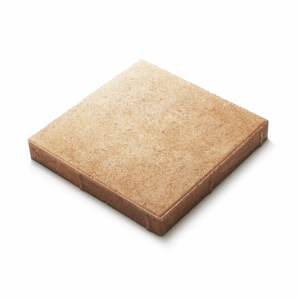 Klassikplattan i Terra 350x350x50 mm från S:T Eriks. Slät och stilren betongplatta i varm terracottanyans, perfekt för gångvägar, uteplatser och torg. Säljs hos Stengrossen!
