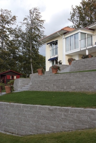 Mursten Brilliant. Byggd i terrasser. Säljs av Stengrossen