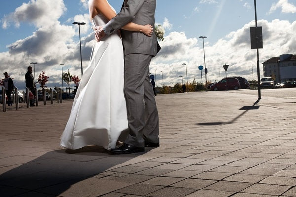 Scala antracit från S:T Eriks är en elegant och hållbar marksten av betong för både kommersiella och moderna hemmamiljöer. Stengrossen säljer produkten.